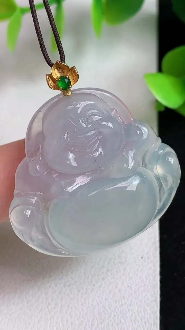 天然A货翡翠白冰佛公吊坠，尺寸31.7-34-5.5，重量:9.00g
5月6日