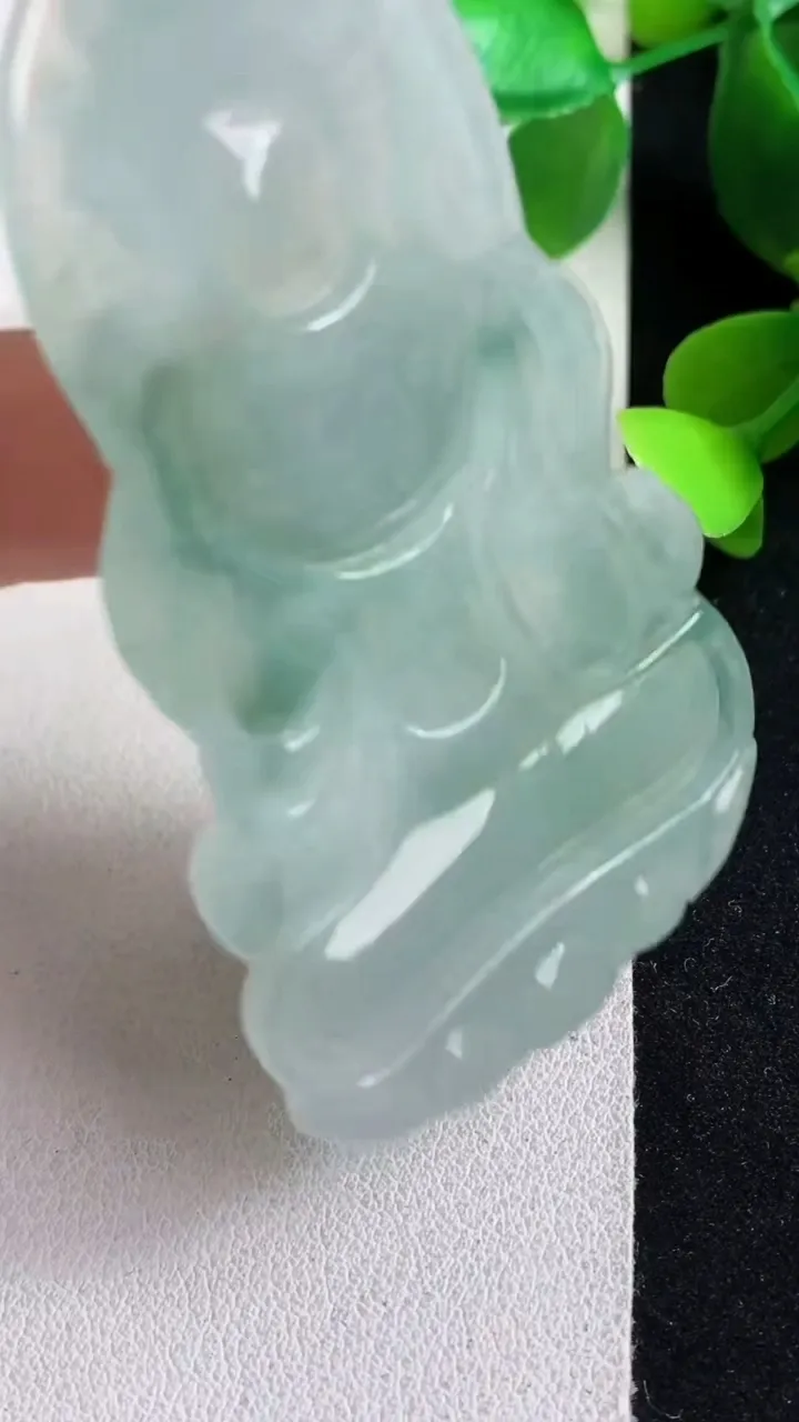 天然A货翡翠大势至观音菩萨吊坠，尺寸64.8-37-6，重量:22.38g
5月6日