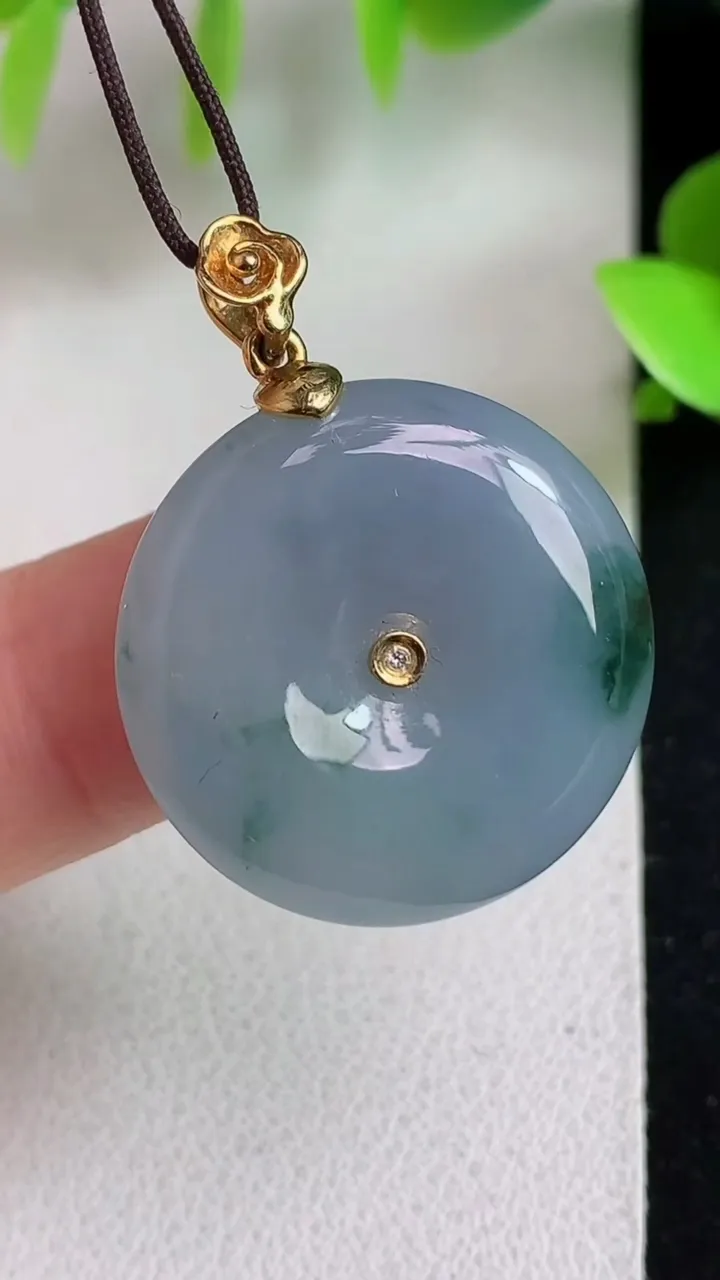 天然A货翡翠k金紫罗兰 飘花平安扣吊坠，尺寸23-5.6，重量:6.68g
5月6日