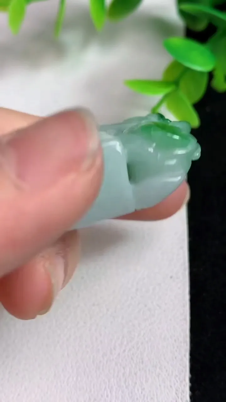 天然A货翡翠貔貅印章，尺寸42.5-24.2-12，重:31.49g
5月7日