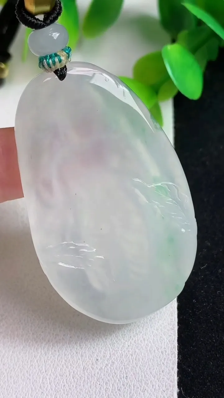 天然A货翡翠观音菩萨吊坠，尺寸48-30.4-5.6，重量:21.40g
5月7日