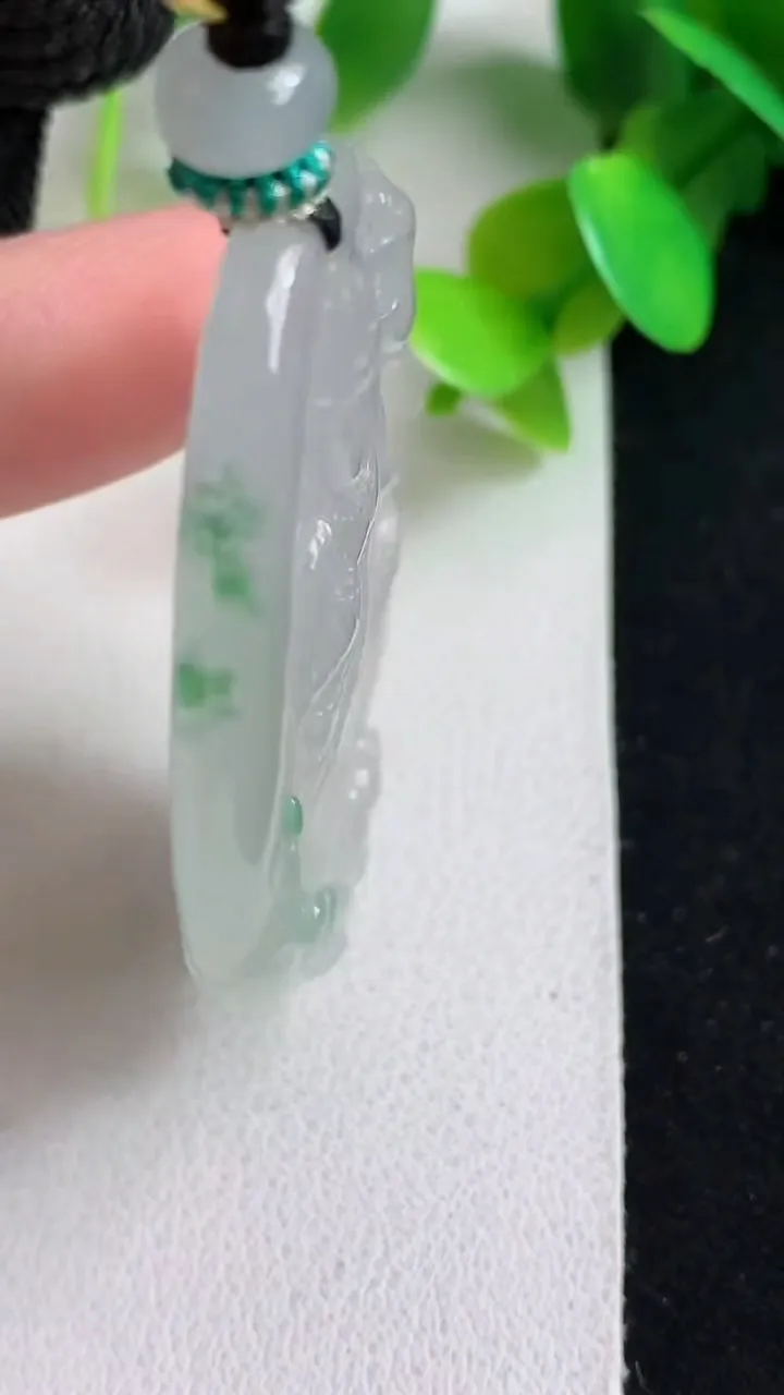 天然A货翡翠观音菩萨吊坠，尺寸48-30.4-5.6，重量:21.40g
5月7日