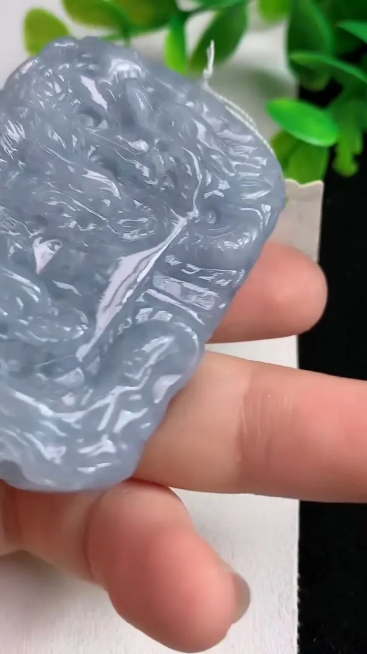 天然A货翡翠紫罗兰九龙至尊 龙牌吊坠，尺寸55.8-37-12.9，重:57.50g
5月7日