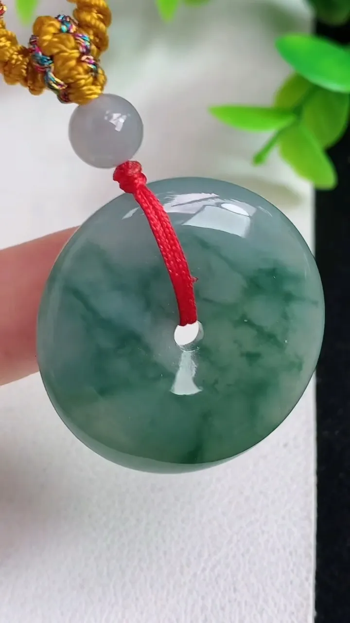 天然A货翡翠飘花平安扣吊坠，尺寸30-6.2，重:11.67g
5月7日