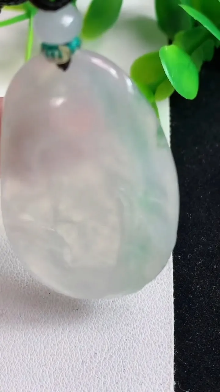 天然A货翡翠观音菩萨吊坠，尺寸48-30.4-5.6，重量:21.40g
5月7日