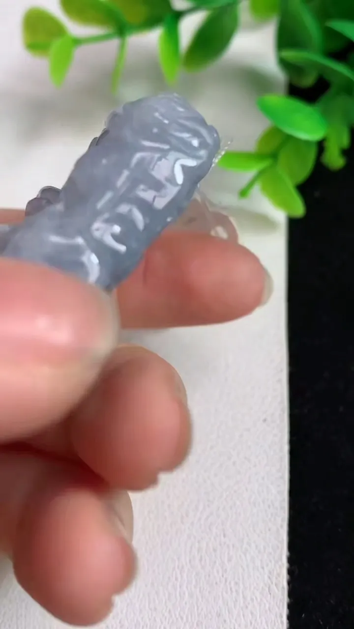 天然A货翡翠紫罗兰九龙至尊 龙牌吊坠，尺寸55.8-37-12.9，重:57.50g
5月7日