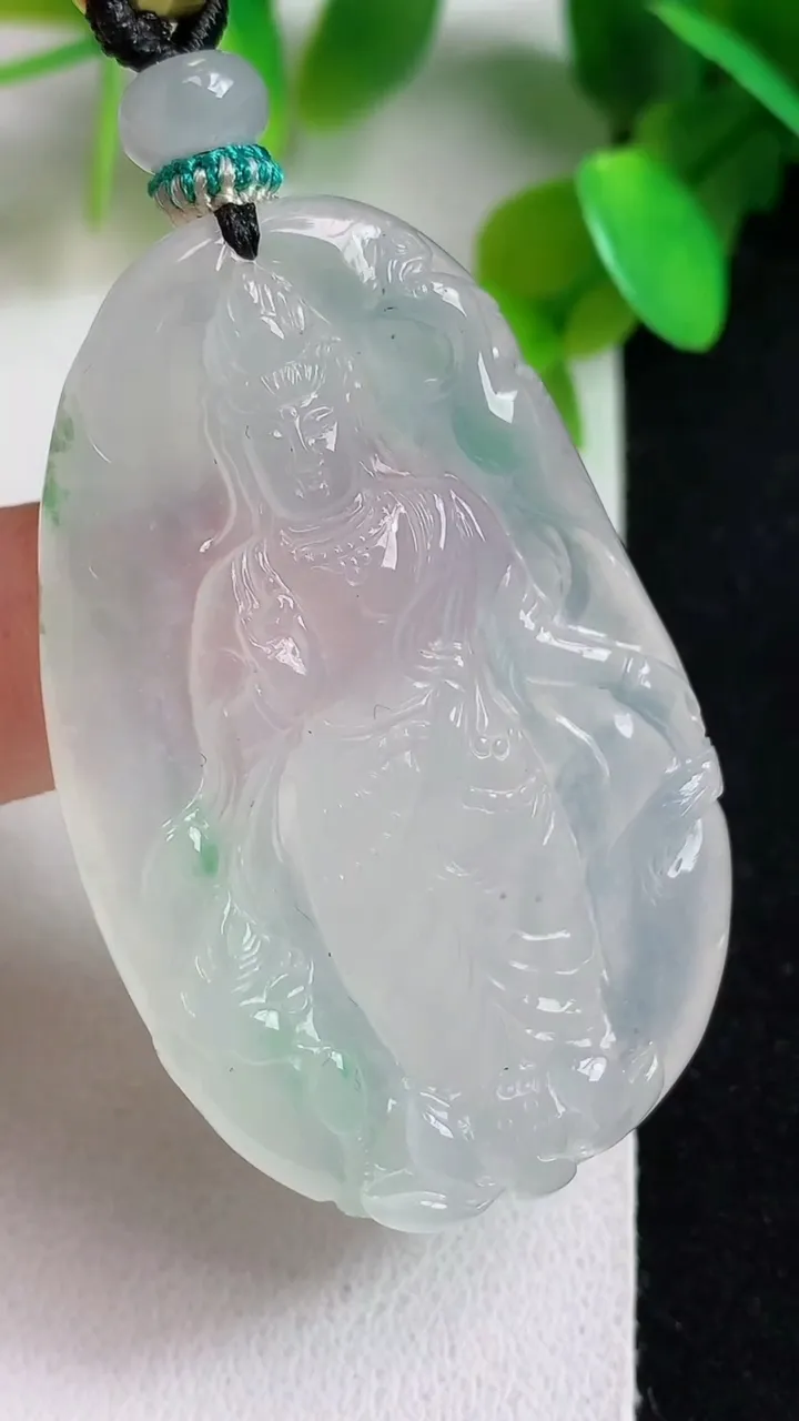 天然A货翡翠观音菩萨吊坠，尺寸48-30.4-5.6，重量:21.40g
5月7日