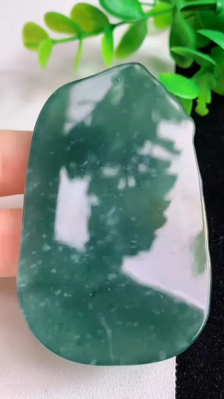 天然A货翡翠蓝水双彩祥龙观音菩萨吊坠，尺寸73-42-7.2，重:47.93g
5月7日