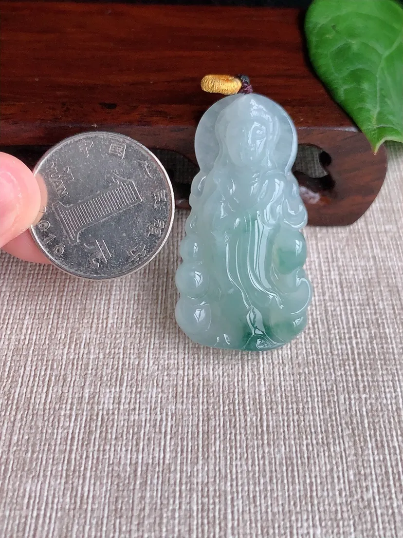 天然A货翡翠飘花观音吊坠尺寸43×23.2×6m量10.92g 0507