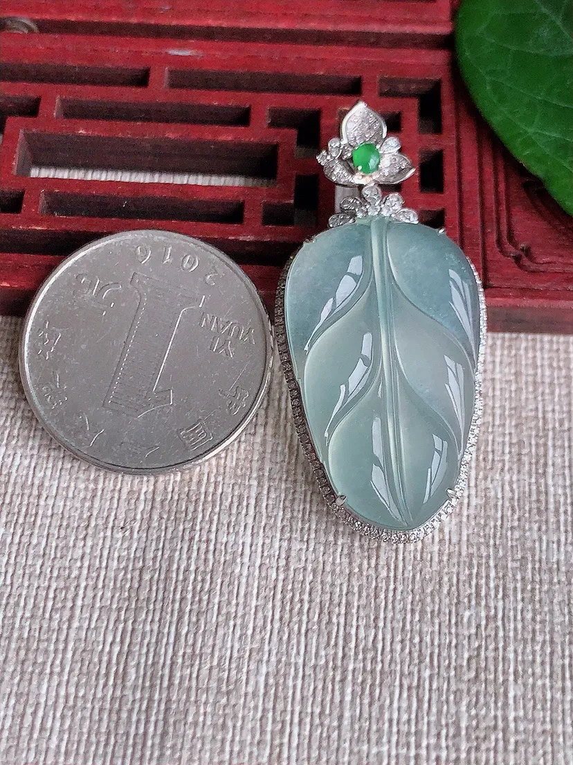 天然A货翡翠18K金伴白月光叶子金枝玉叶吊坠尺寸44.6×20.5×7.6裸石30.4×18.7m量7.30g 0506