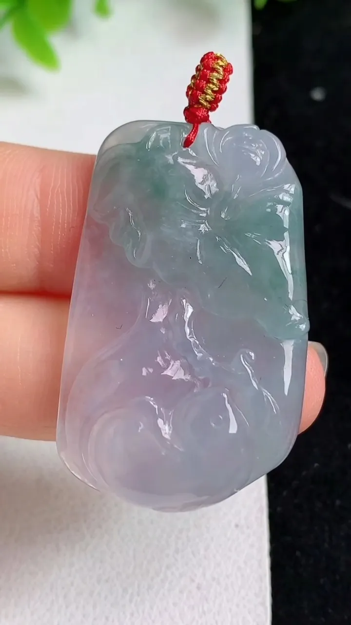 天然A货翡翠荷叶鱼吊坠，尺寸38-24-6，重量:11.50g
5月8日