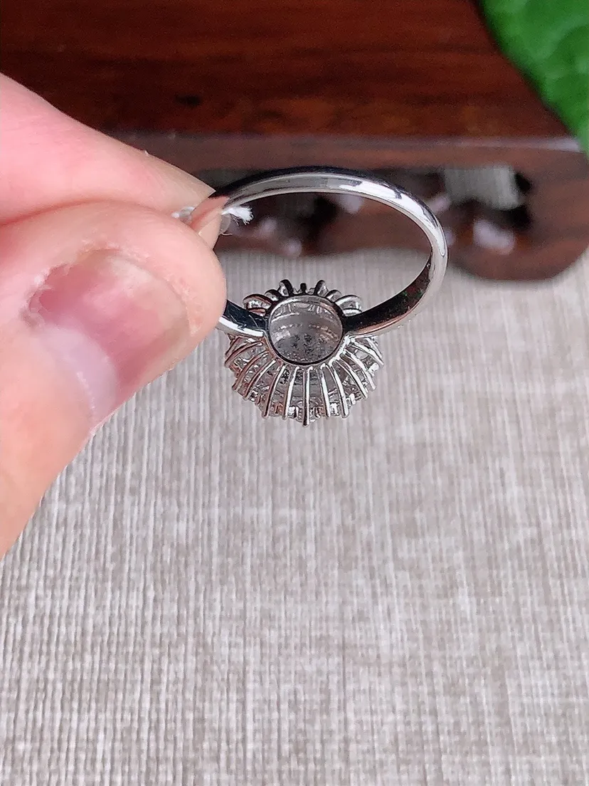 天然A货翡翠18K金伴钻镶嵌阳绿蛋面戒指 圈口17.4裸石尺寸8×7.3mm 重量2.88g 0506