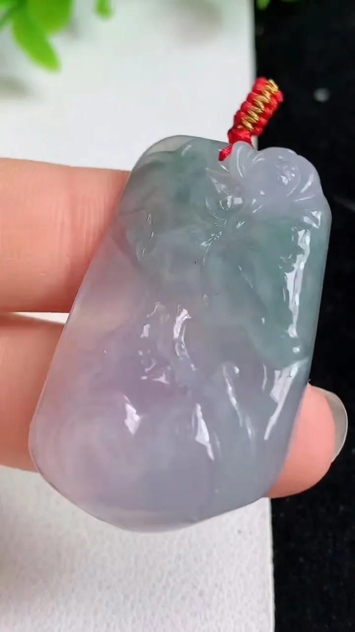 天然A货翡翠荷叶鱼吊坠，尺寸38-24-6，重量:11.50g
5月8日