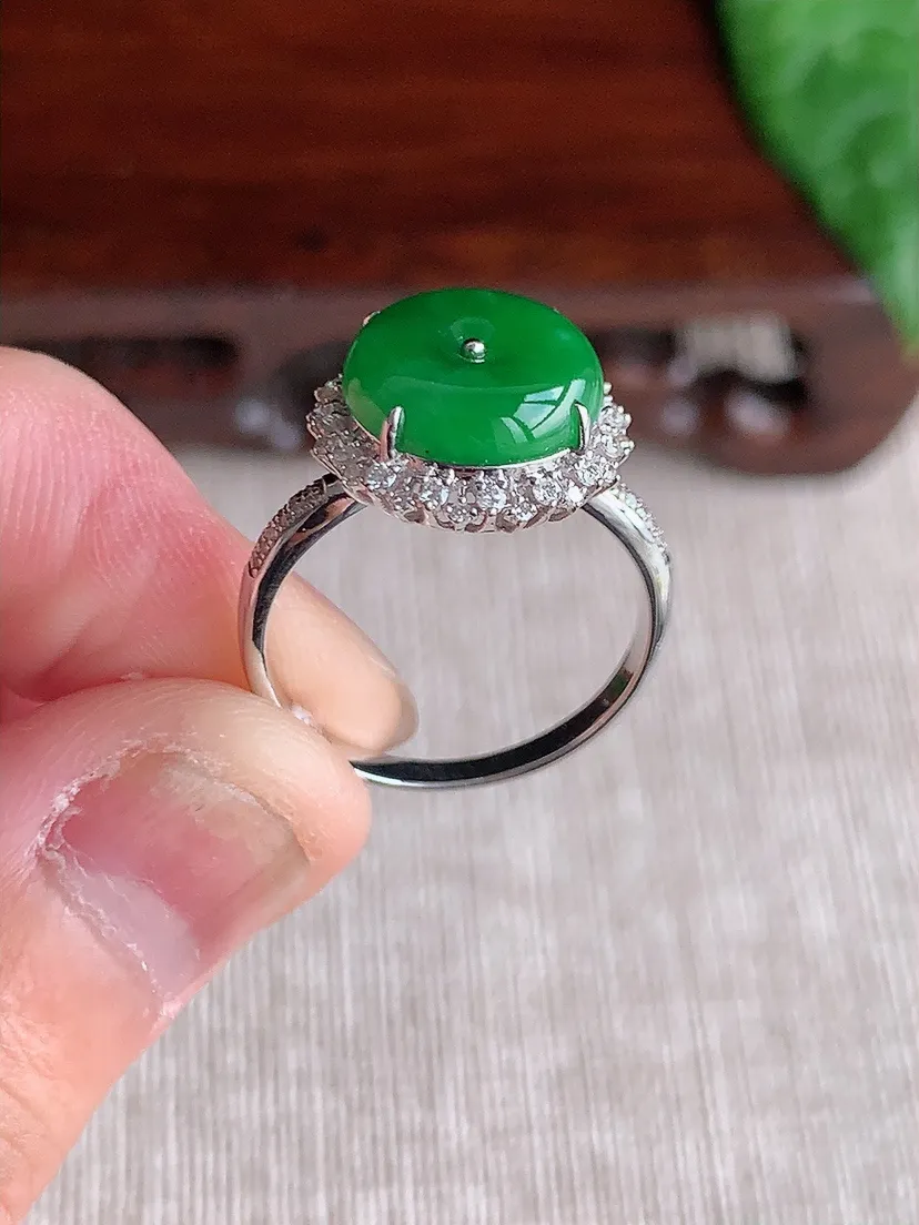 天然A货翡翠18K金伴钻镶嵌阳绿平安扣戒指 圈口17.2裸石尺寸10.6mm 重量2.80g 0506