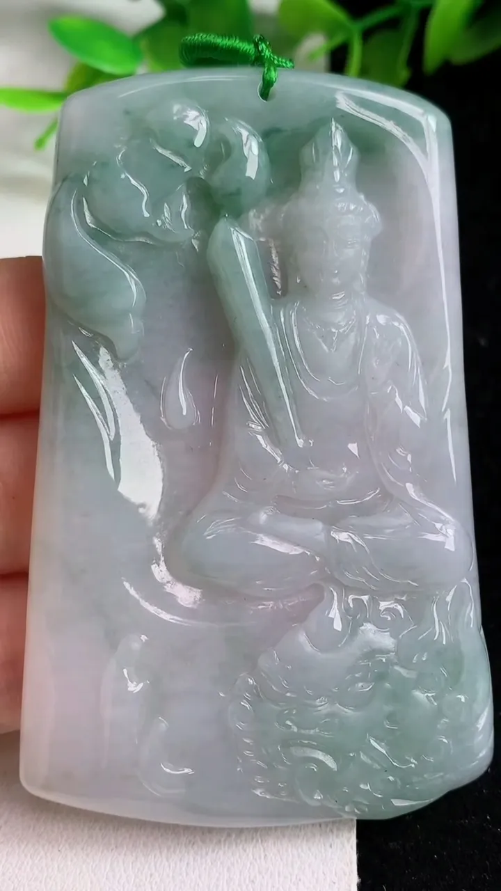 天然A货翡翠文殊菩萨吊坠，尺寸74-47-5.3，重量:44.32g
5月8日