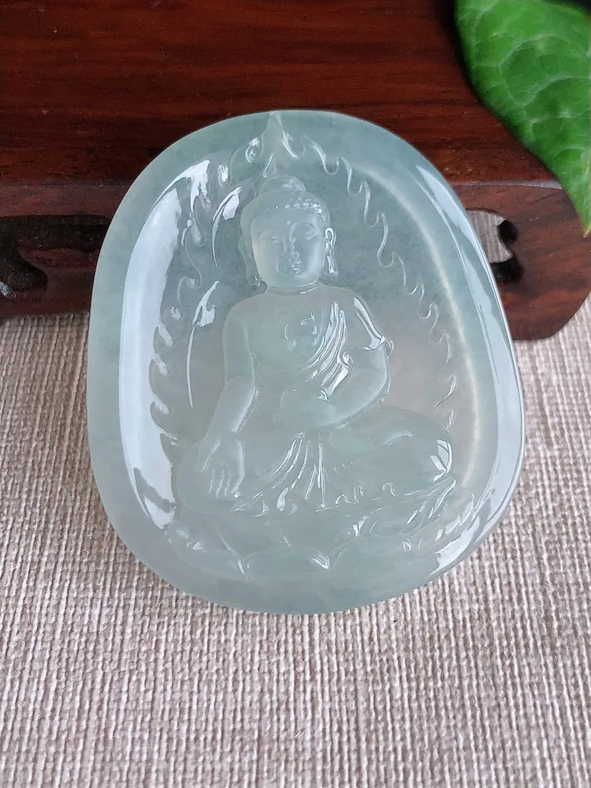 天然A货翡翠晴水大日如来吊坠尺寸52×44.4×6m量26.28g 0506