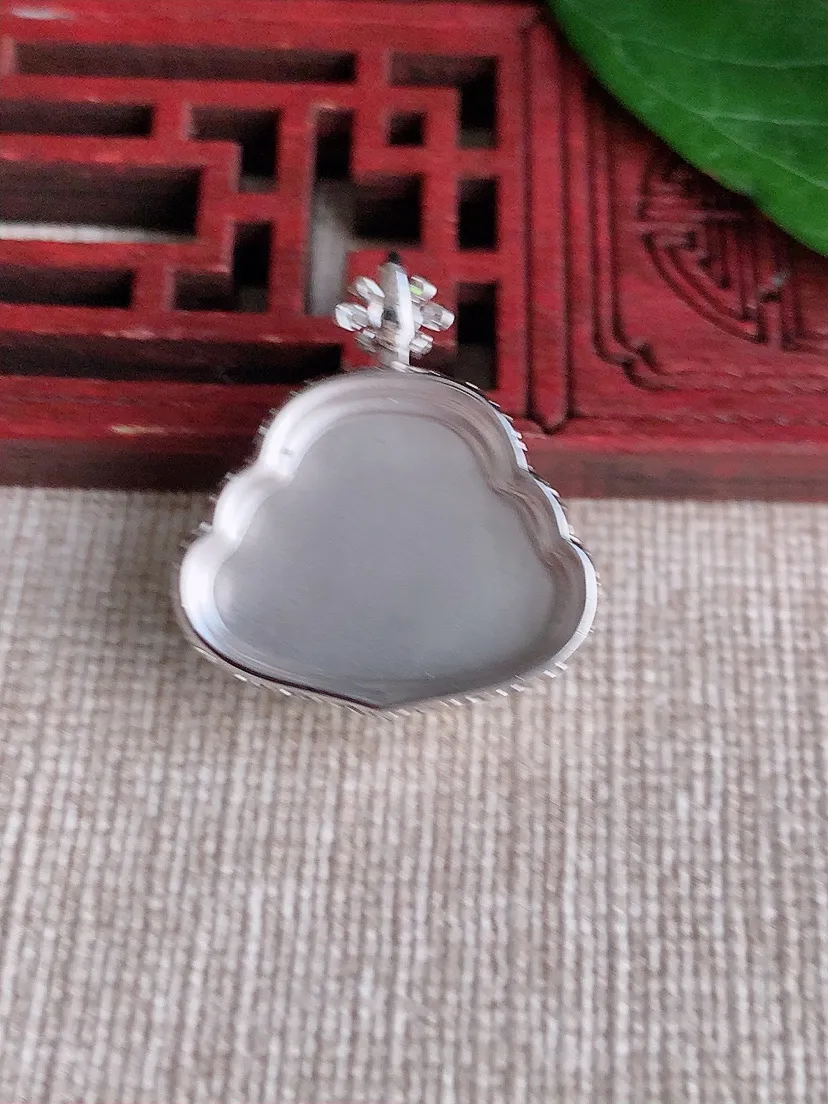天然A货翡翠18K金伴甜绿佛公吊坠尺寸24.4×22×8裸石14.6×19.5m量3.88g 050