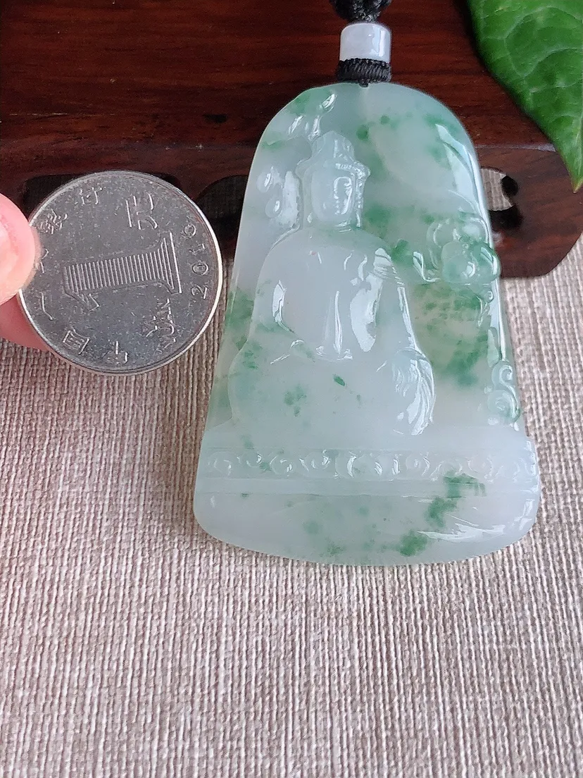天然A货翡翠飘花观音吊坠尺寸60.2×41.2×5.3m量32.75g 0506