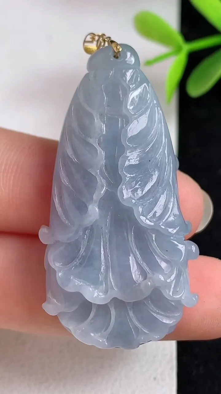 天然A货翡翠紫罗兰白菜吊坠，尺寸44-23.2-9.5，重:13.70g
5月9日