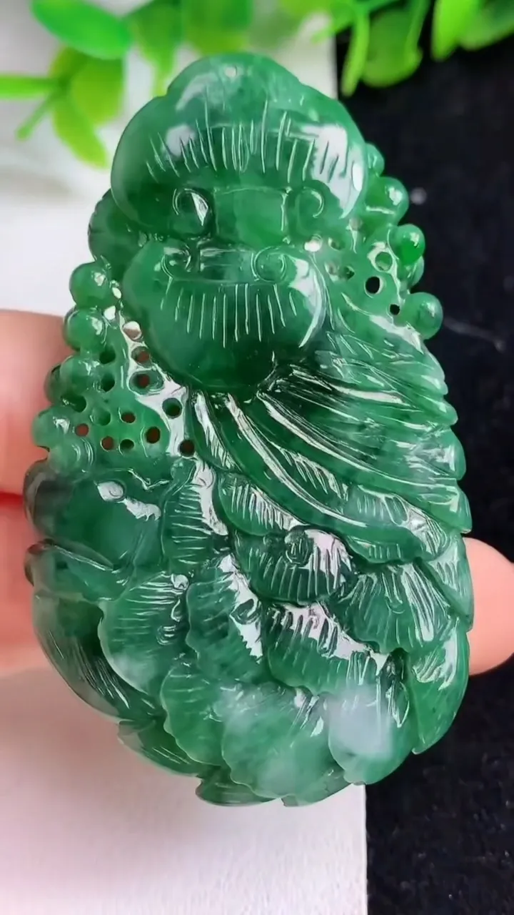 天然A货翡翠凤凰吊坠，尺寸63.4-38.3-6.3，重量:29.16g
5月9日