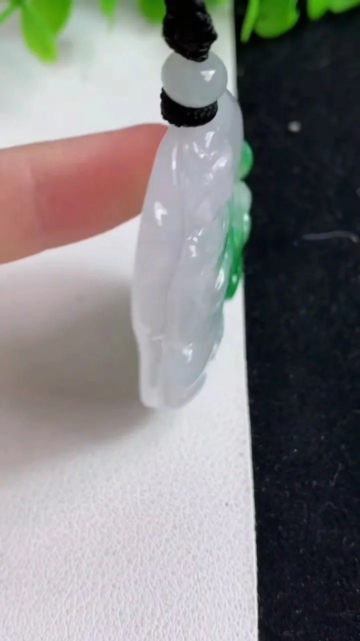 天然A货翡翠阿弥陀佛吊坠，尺寸45.4-39-7.2，重量:30.21g
5月9日
