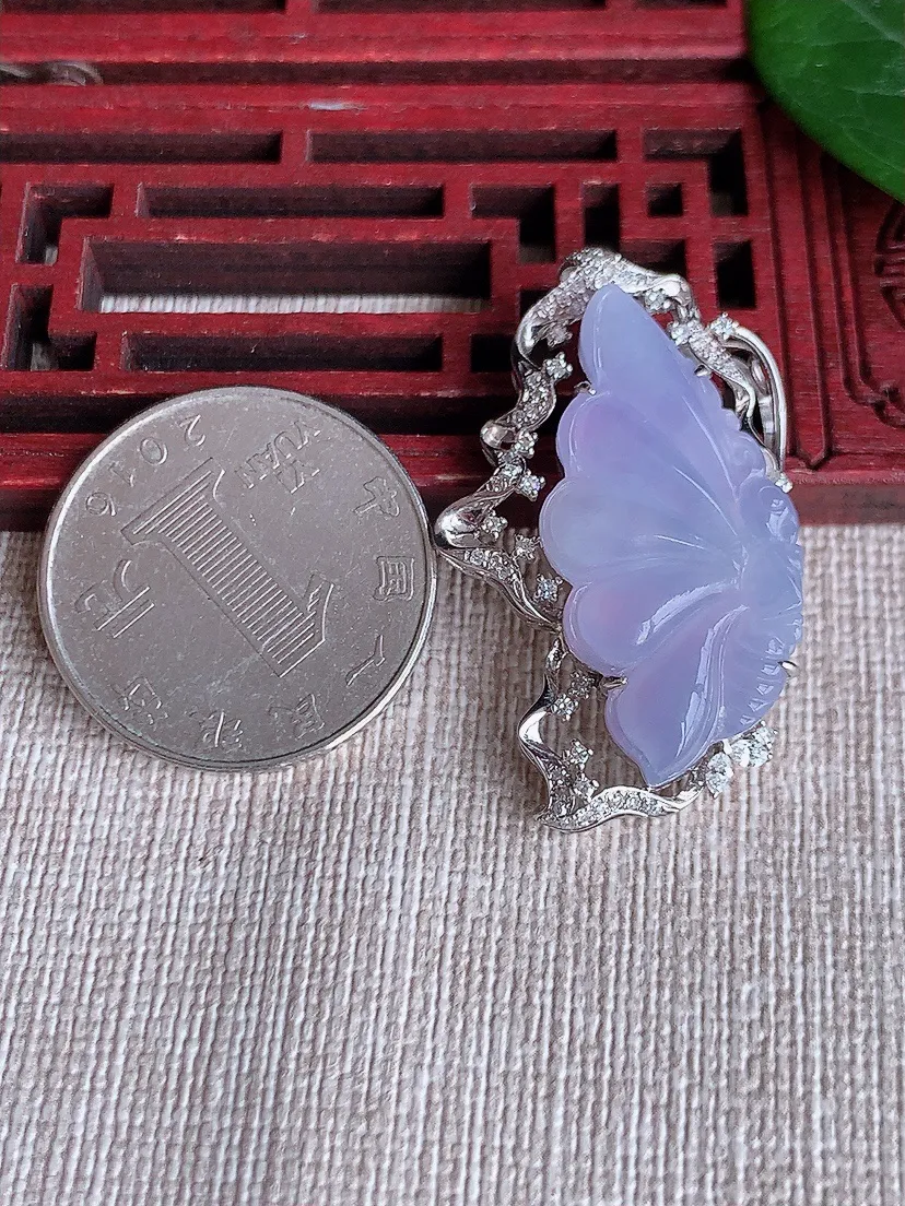 天然A货翡翠18K金伴紫罗兰蝴蝶吊坠 尺寸37×22.3×7.4裸石31.5×15.2m量7.46g 0508R