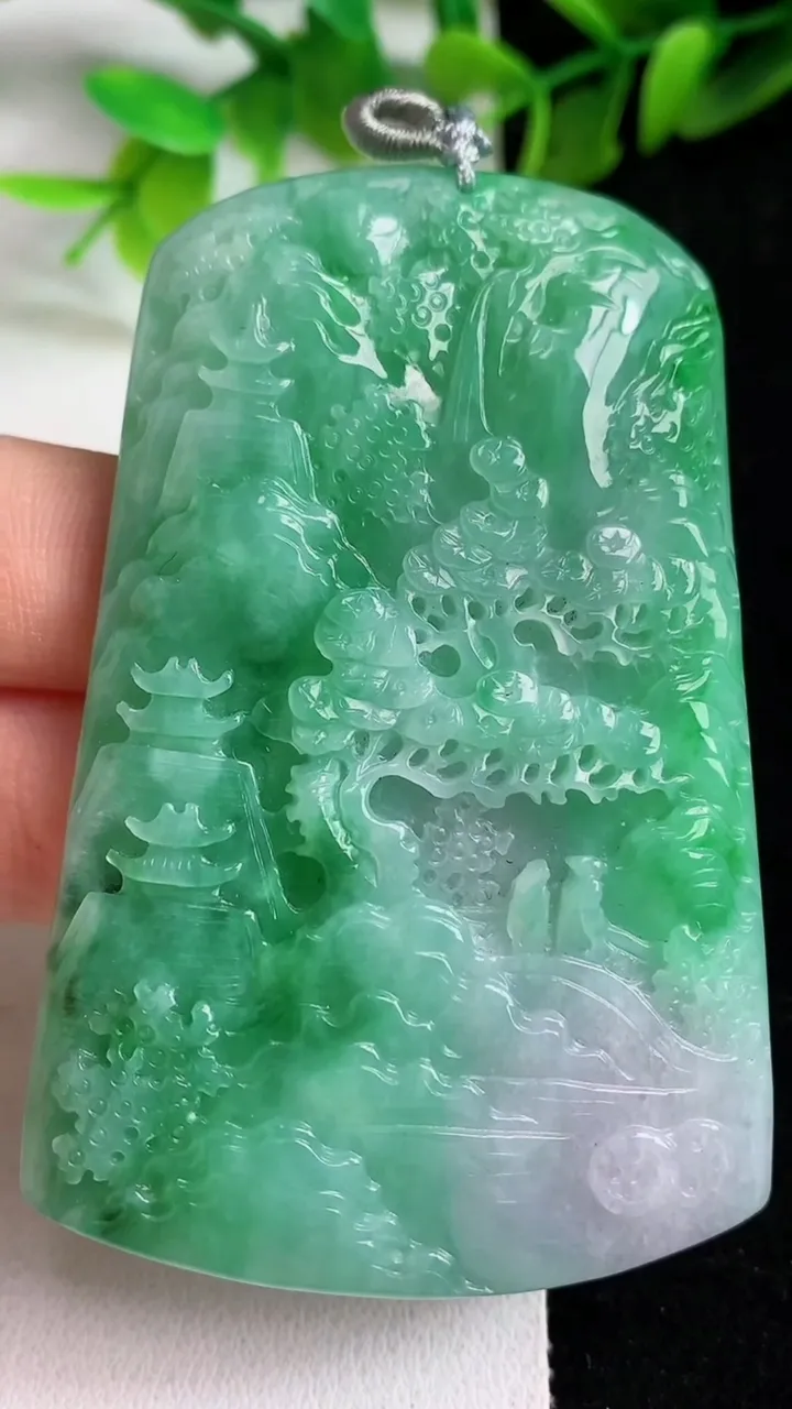 天然A货翡翠山水牌吊坠，尺寸69.2-45.2-7，重量:52.33g
5月9日