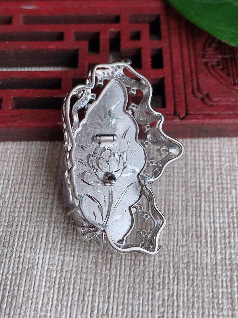天然A货翡翠18K金伴紫罗兰蝴蝶吊坠 尺寸37×22.3×7.4裸石31.5×15.2m量7.46g