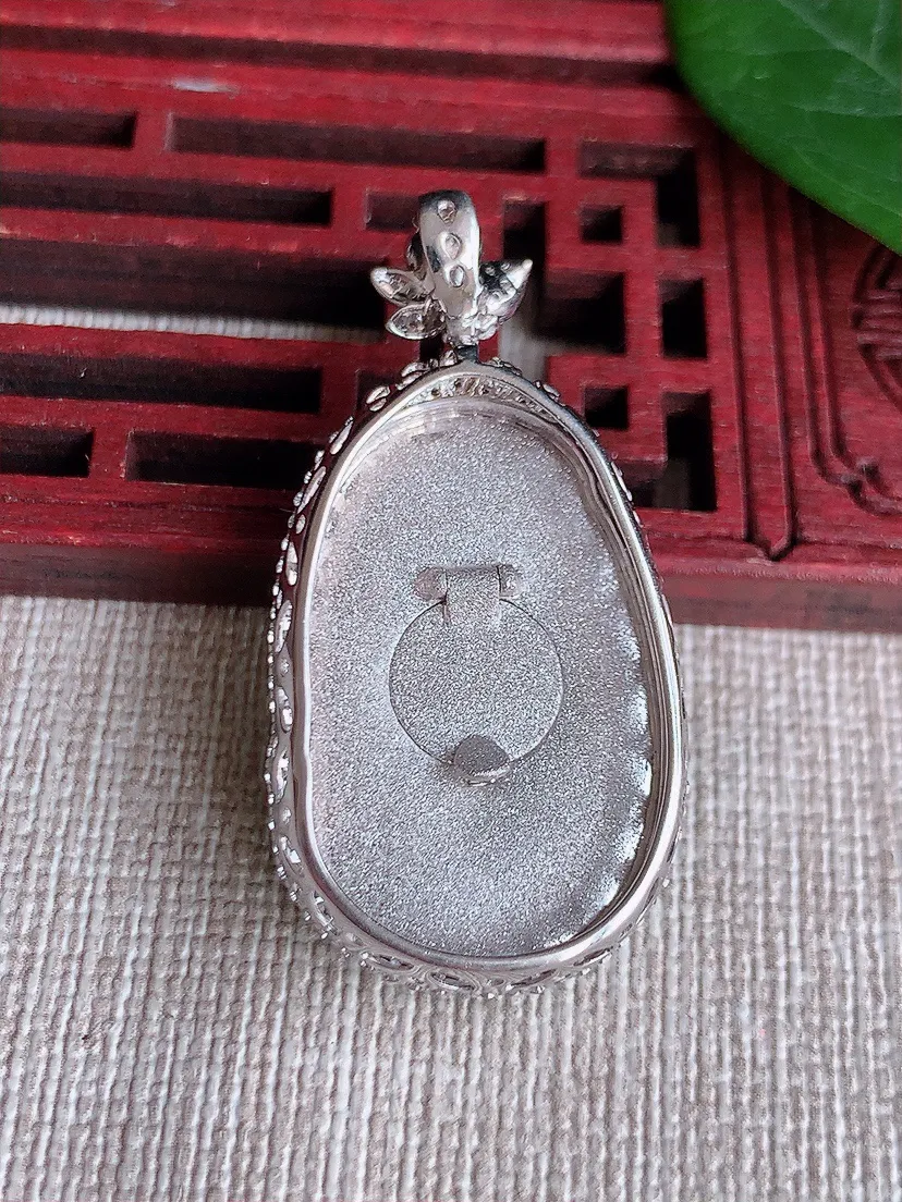 天然A货翡翠18K金伴飘阳绿如意吊坠尺寸39×20×8.3裸石27.3×17.7m量8.72g 05