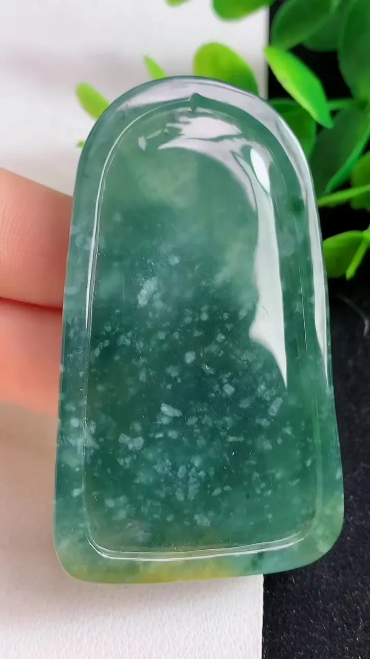 天然A货翡翠蓝水双彩山水牌吊坠，尺寸65.3-39.8-6.3，重:31.05g
5月9日