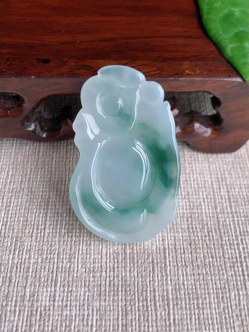 天然A货翡翠飘花逍遥佛吊坠尺寸37.6×23.5×6.6m量9.22g 0507
