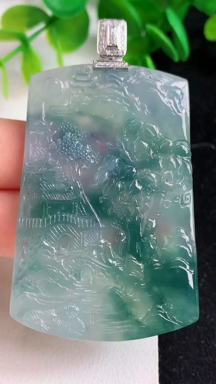 天然A货翡翠山水牌吊坠，尺寸56.4-36.8-5.3，重量:30.89g
5月9日