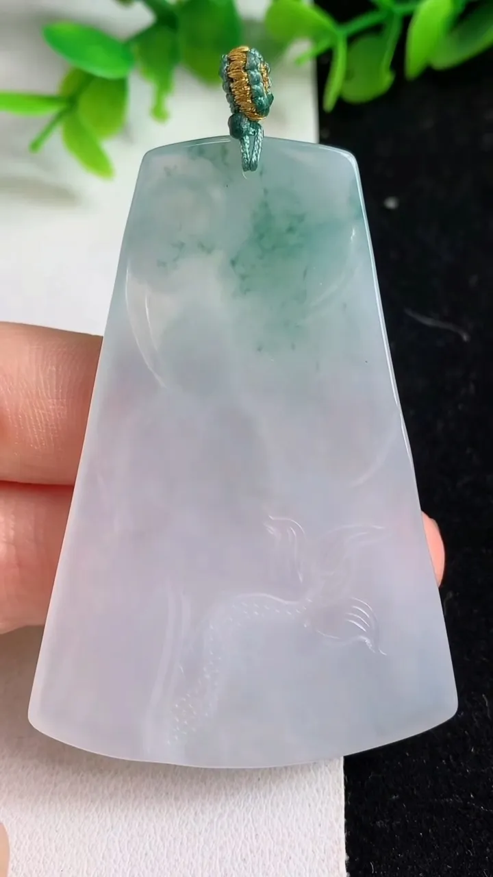 天然A货翡翠飘花祥龙阿弥陀佛吊坠，尺寸62.3-42.6-4.7，重量:26.87g
5月9日
