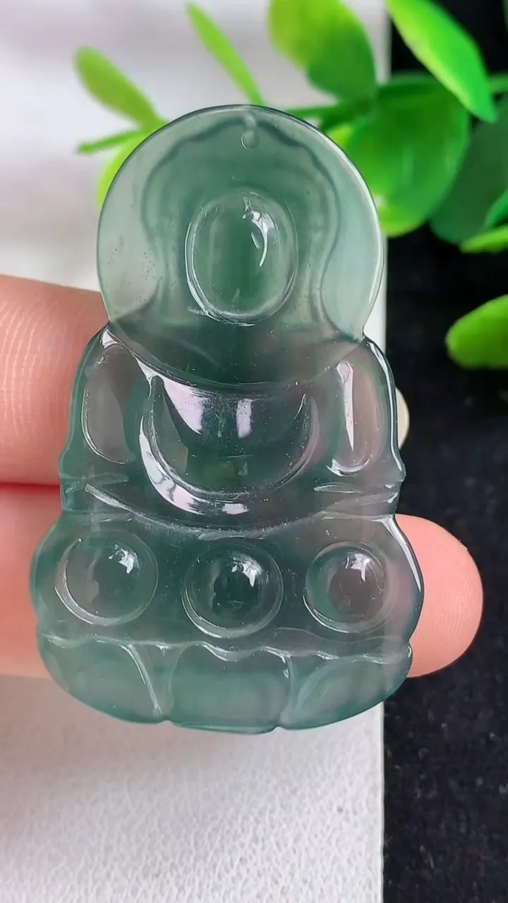 天然A货翡翠蓝水观音菩萨吊坠，尺寸46.8-29.6-4.2，重:9.55g
5月9日