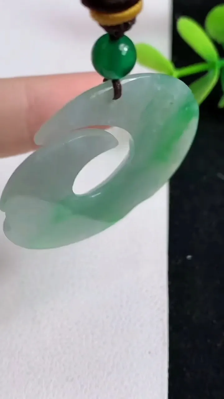 天然A货翡翠时来运转吊坠，尺寸38.8-4，重:9.97g
5月9日