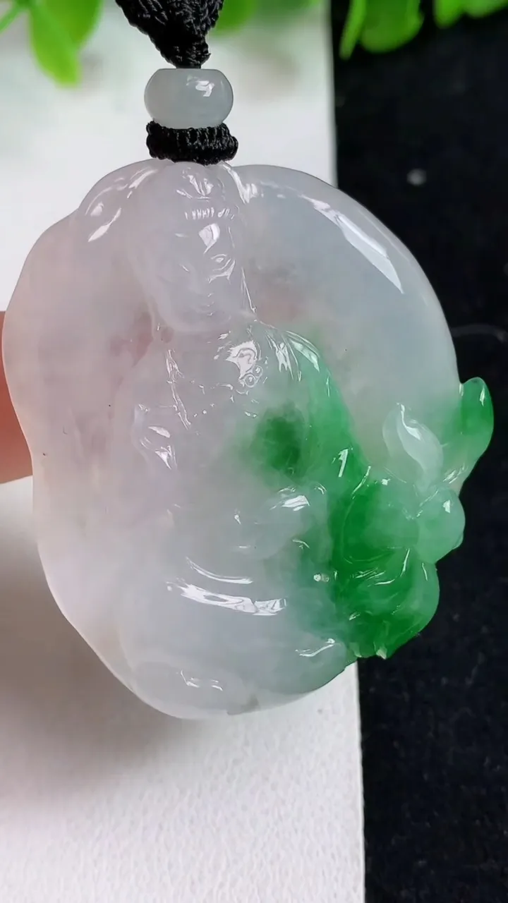 天然A货翡翠阿弥陀佛吊坠，尺寸45.4-39-7.2，重量:30.21g
5月9日