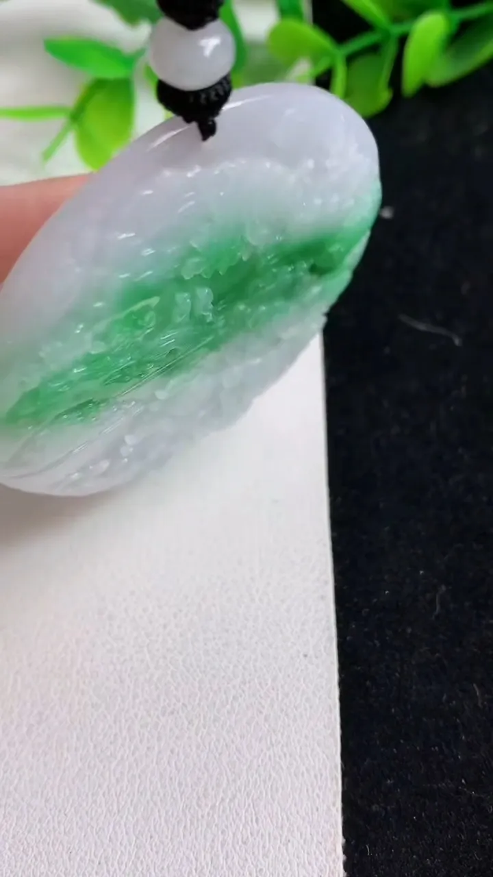 天然A货翡翠山水牌吊坠，尺寸52-5.6，重量:36.34g
5月9日