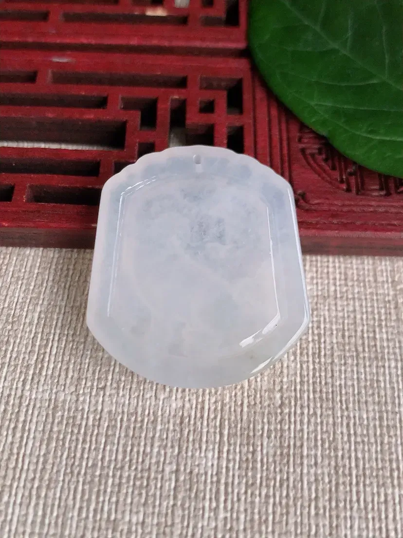 天然A货翡翠白月光生肖狗吊坠尺寸32.3×28.6×4.5m量9.72g 0507