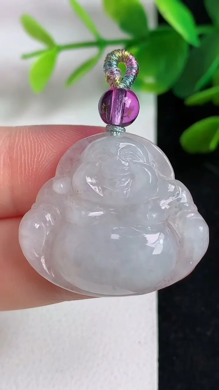 天然A货翡翠白冰佛公吊坠，尺寸25.8-29.2-6，重:7.00g
5月9日