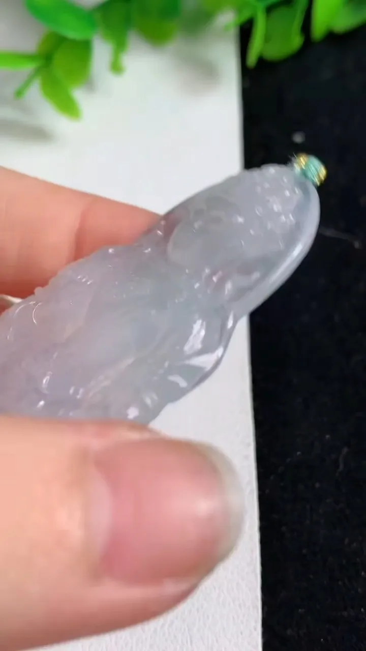 天然A货翡翠白冰度母吊坠，尺寸58.8-36.6-5.5，重量:20.00g
5月9日