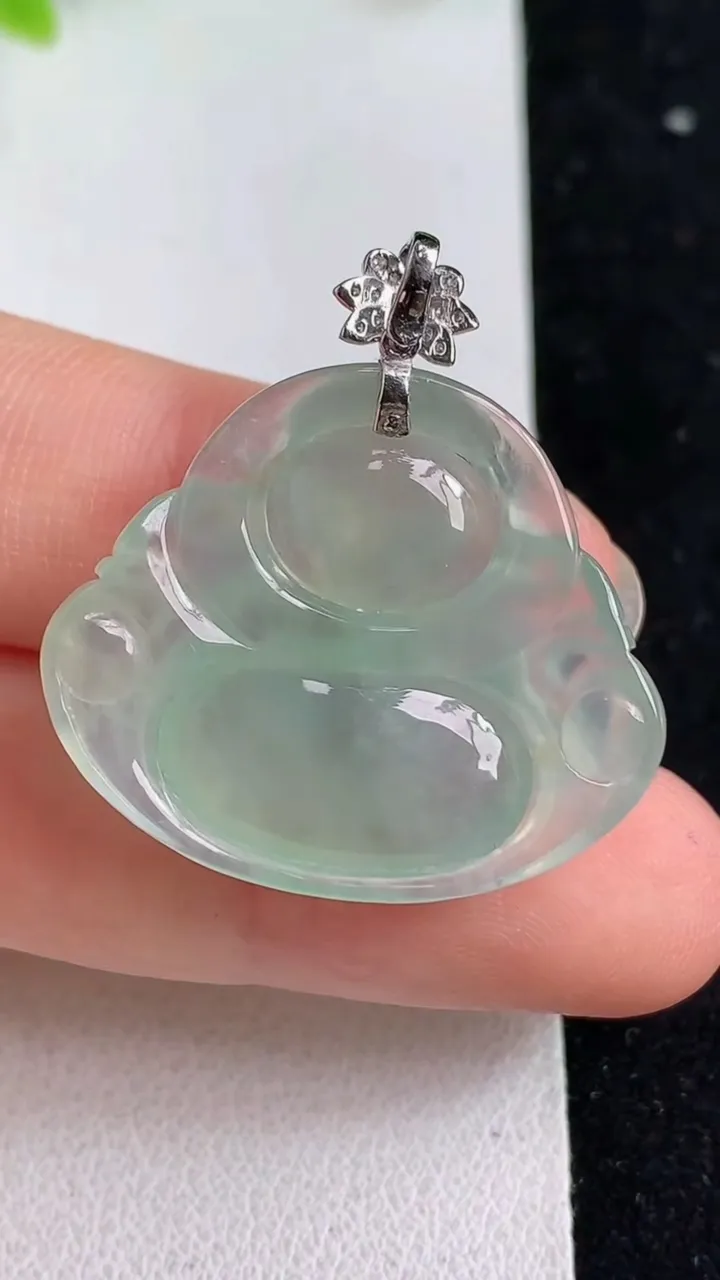天然A货翡翠佛公吊坠，尺寸23.3-28.2-6，重量:6.50g
5月9日
