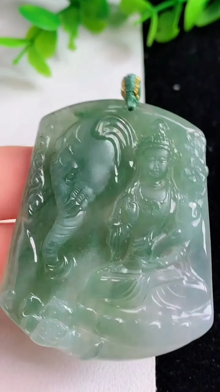 天然A货翡翠普贤菩萨吊坠，尺寸50.6-41-6，重量:28.18g
5月9日