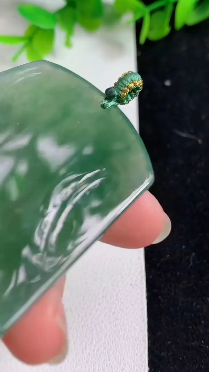 天然A货翡翠普贤菩萨吊坠，尺寸50.6-41-6，重量:28.18g
5月9日