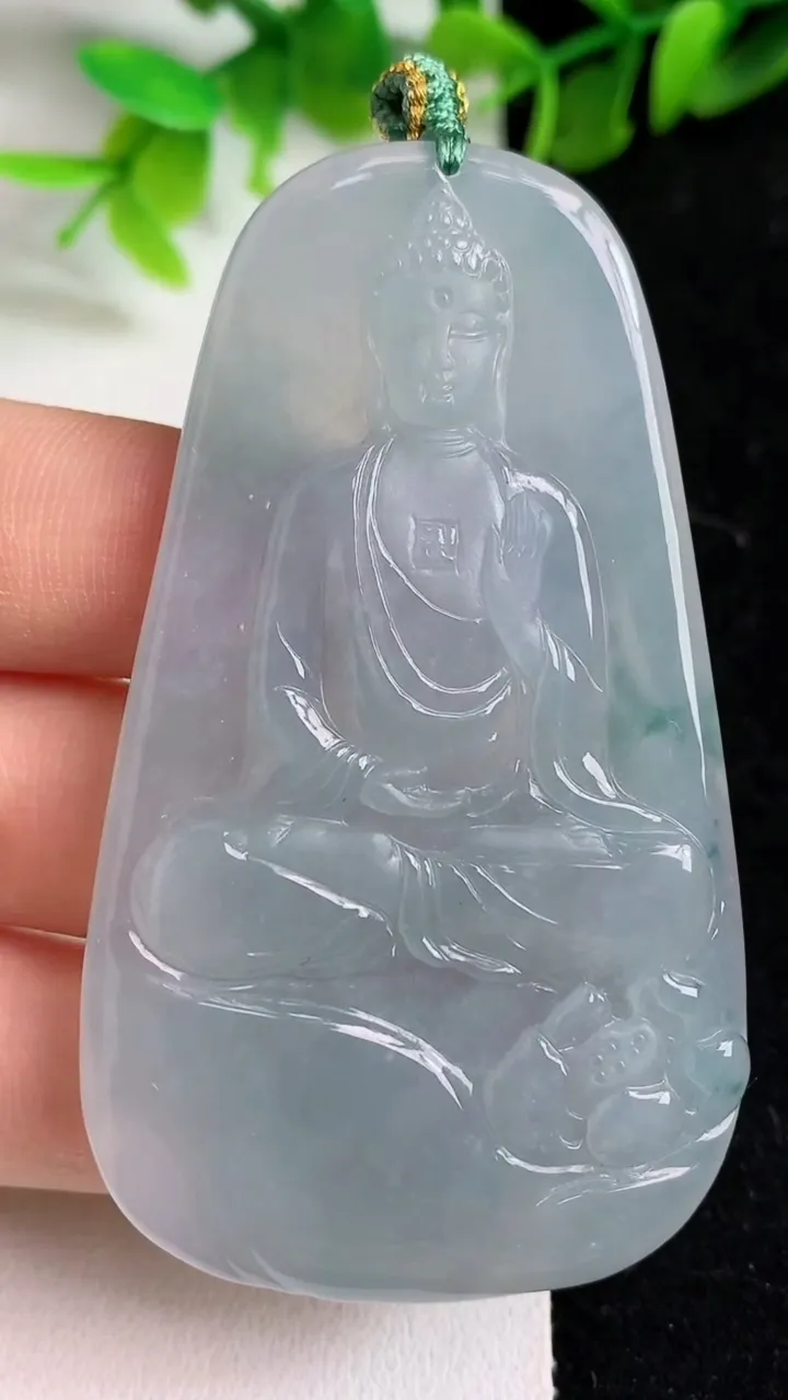 天然A货翡翠飘花阿弥陀佛吊坠，尺寸65.6-38.3-5.4，重量:30.40g
5月9日