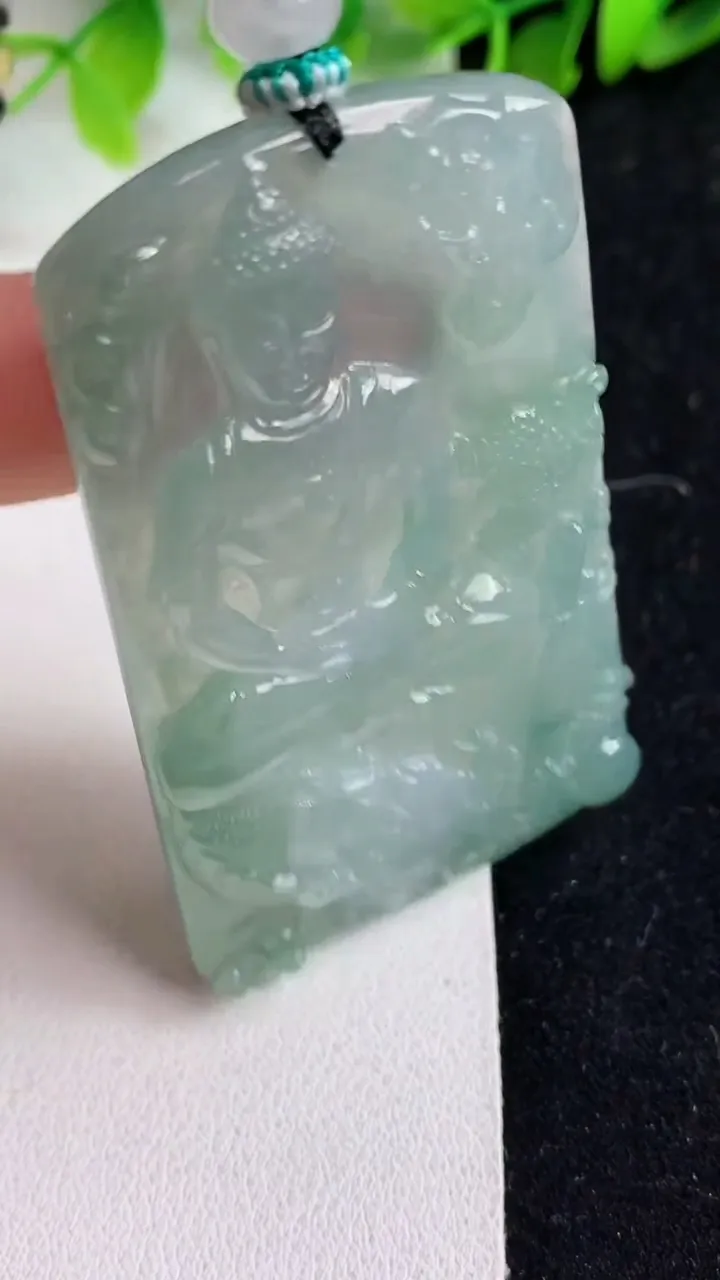 天然A货翡翠祥龙大日如来吊坠，尺寸63.5-37.3-5.4，重量:37.50g
5月9日