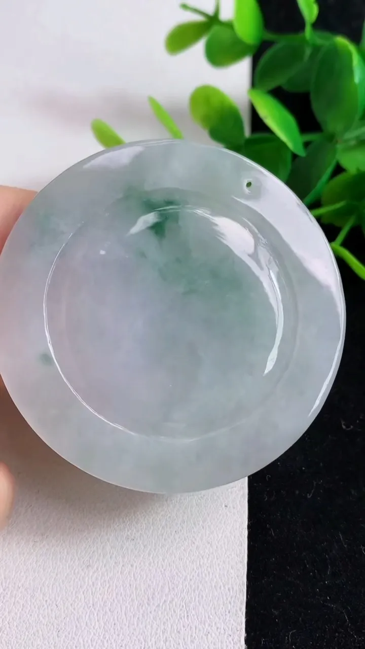 天然A货翡翠飘花生肖马牌吊坠，尺寸56.2-8.2，重:48.43g
5月9日