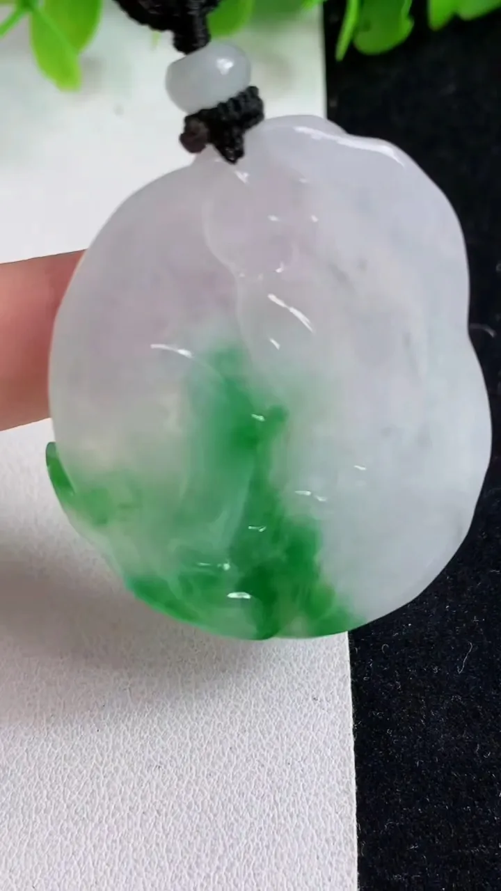天然A货翡翠阿弥陀佛吊坠，尺寸45.4-39-7.2，重量:30.21g
5月9日