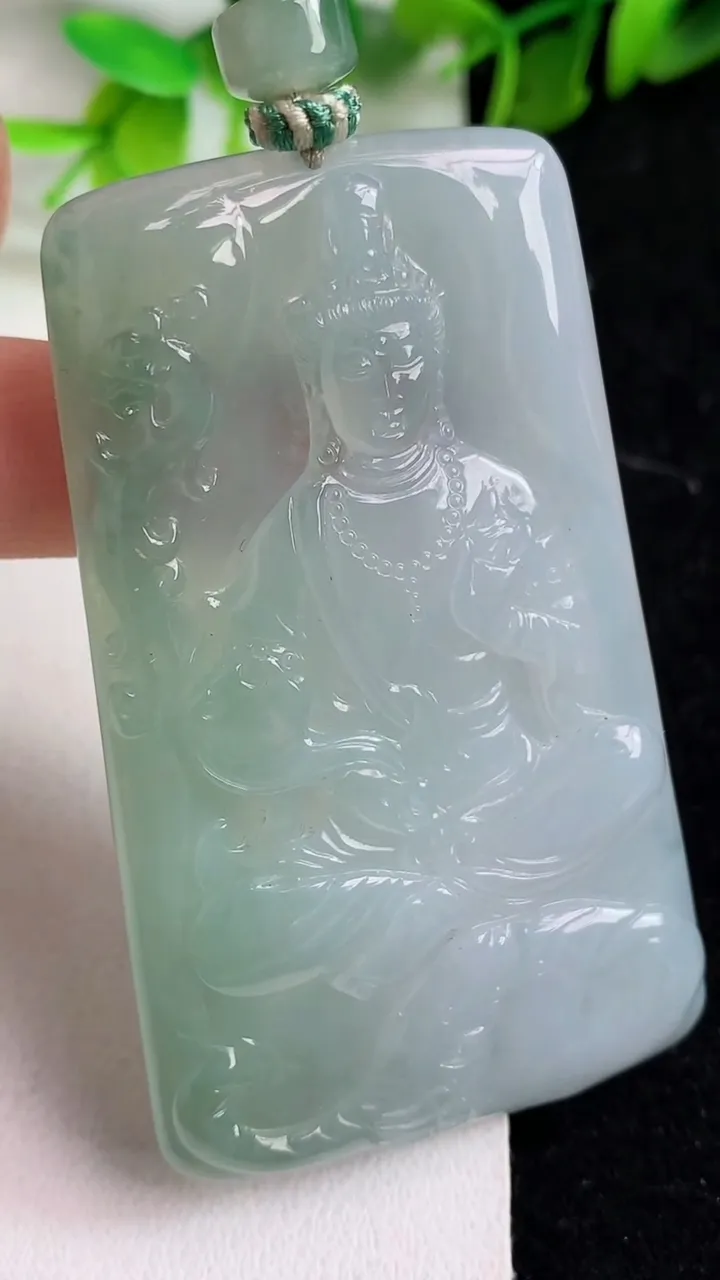 天然A货翡翠普贤菩萨吊坠，尺寸65.2-39-5.8，重量:38.76g
5月9日