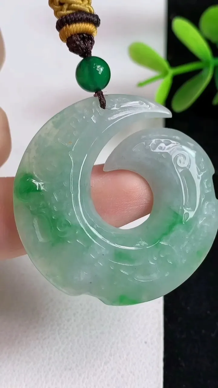 天然A货翡翠时来运转吊坠，尺寸38.8-4，重:9.97g
5月9日