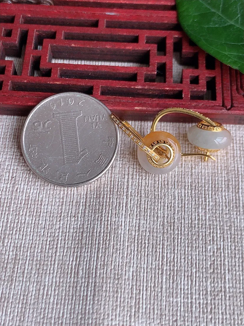 天然A货翡翠18K金伴钻镶嵌飘黄翡甜甜圈耳坠 尺寸11×7mm 重量3.67g 0508
